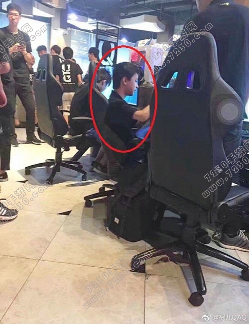 走a怪本人照片曝光 RNG青训队走a怪照片