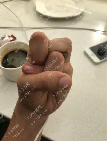 李思思五指打结是怎么做的 李思思五指打结手势教学