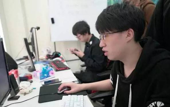 rng战队成员名单全华班阵容介绍  s7rng战队全华班人员名单分析