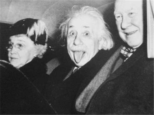 爱因斯坦吐舌照走红看看这些被爱因网友玩坏的表情包!