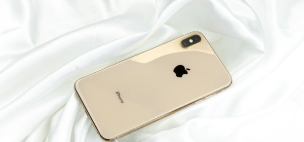 苹果iPhone XS Max与三星Galaxy Note9续航对比测试